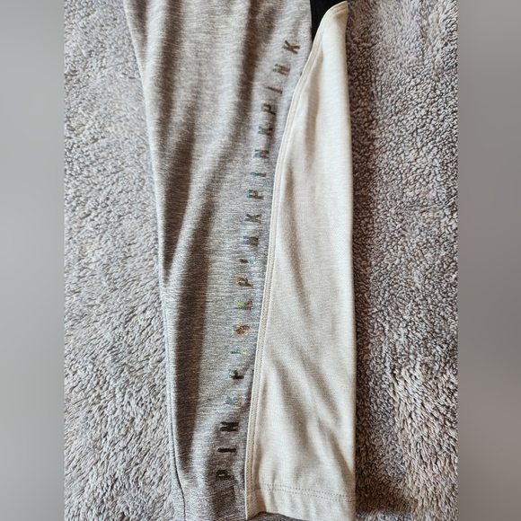 Women's Victoria's Secret Yoga Leggings size Large - Picture 4 of 5